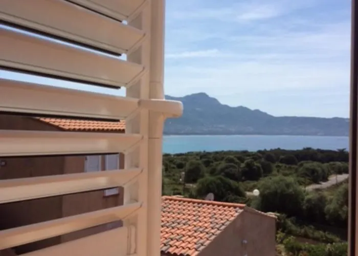 アパート La Terrazza Sulla Baia Di Calvi リュミオ