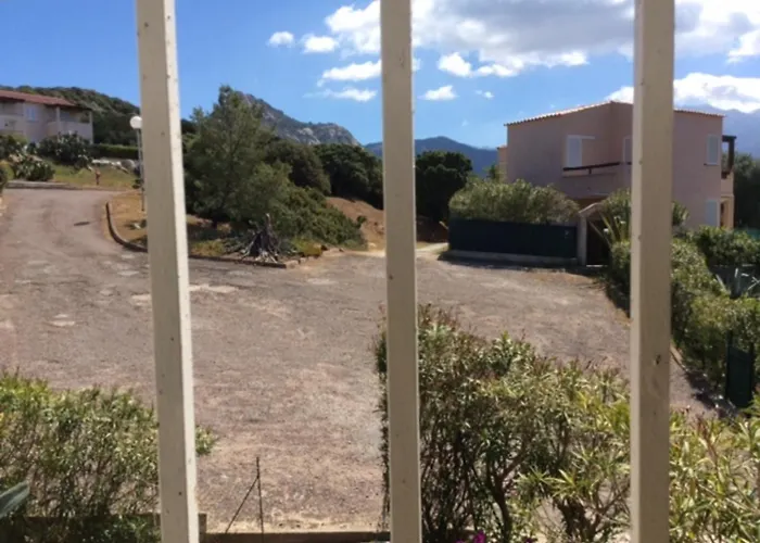 La Terrazza Sulla Baia Di Calvi アパート リュミオ