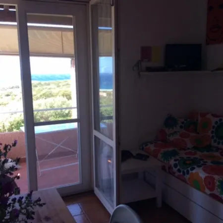 La Terrazza Sulla Baia Di Calvi 루미오