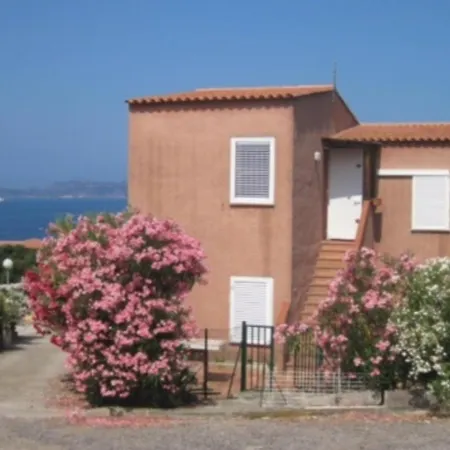شقة La Terrazza Sulla Baia Di Calvi لوميو